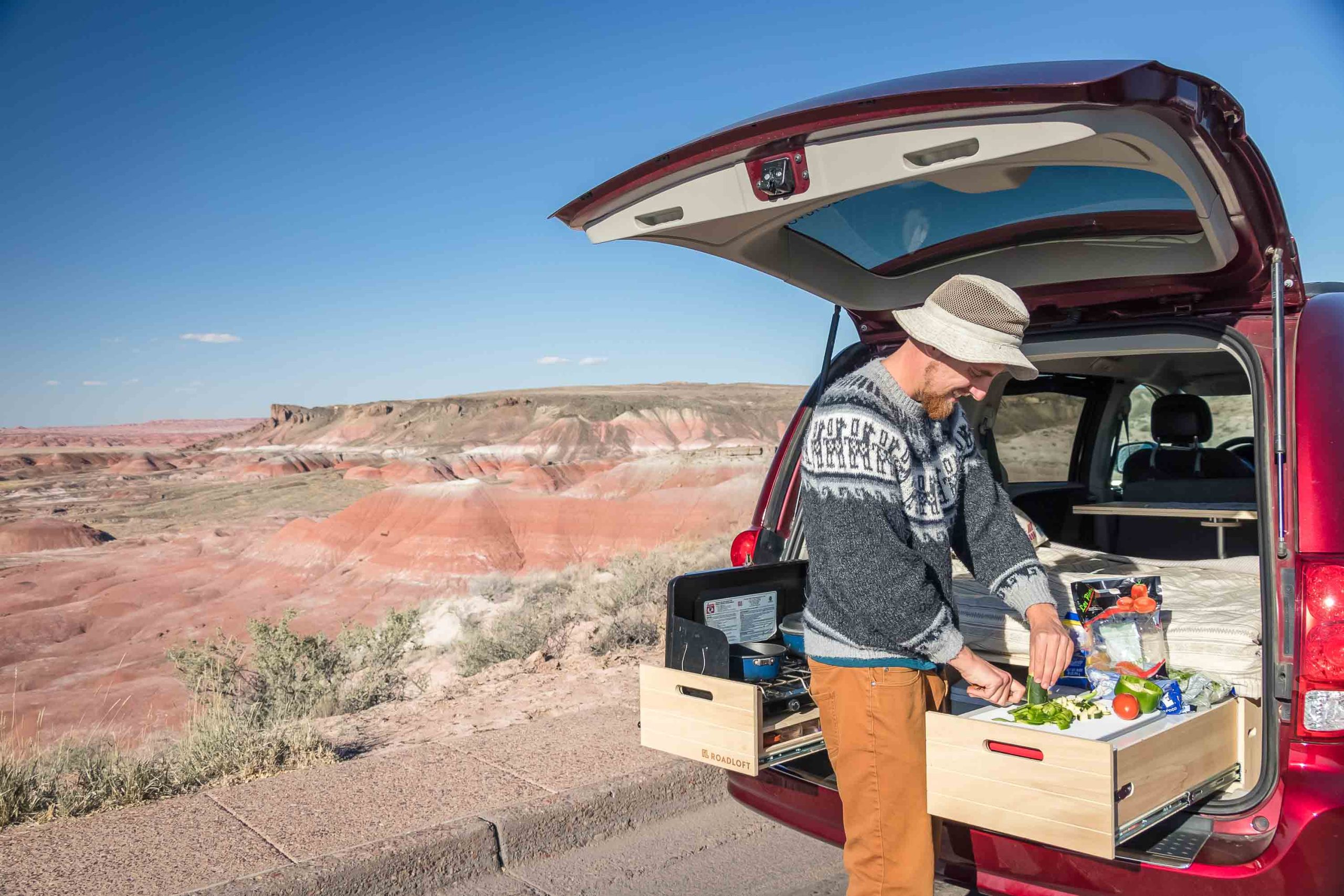 Aménagement vanlife avec une cuisine extérieur