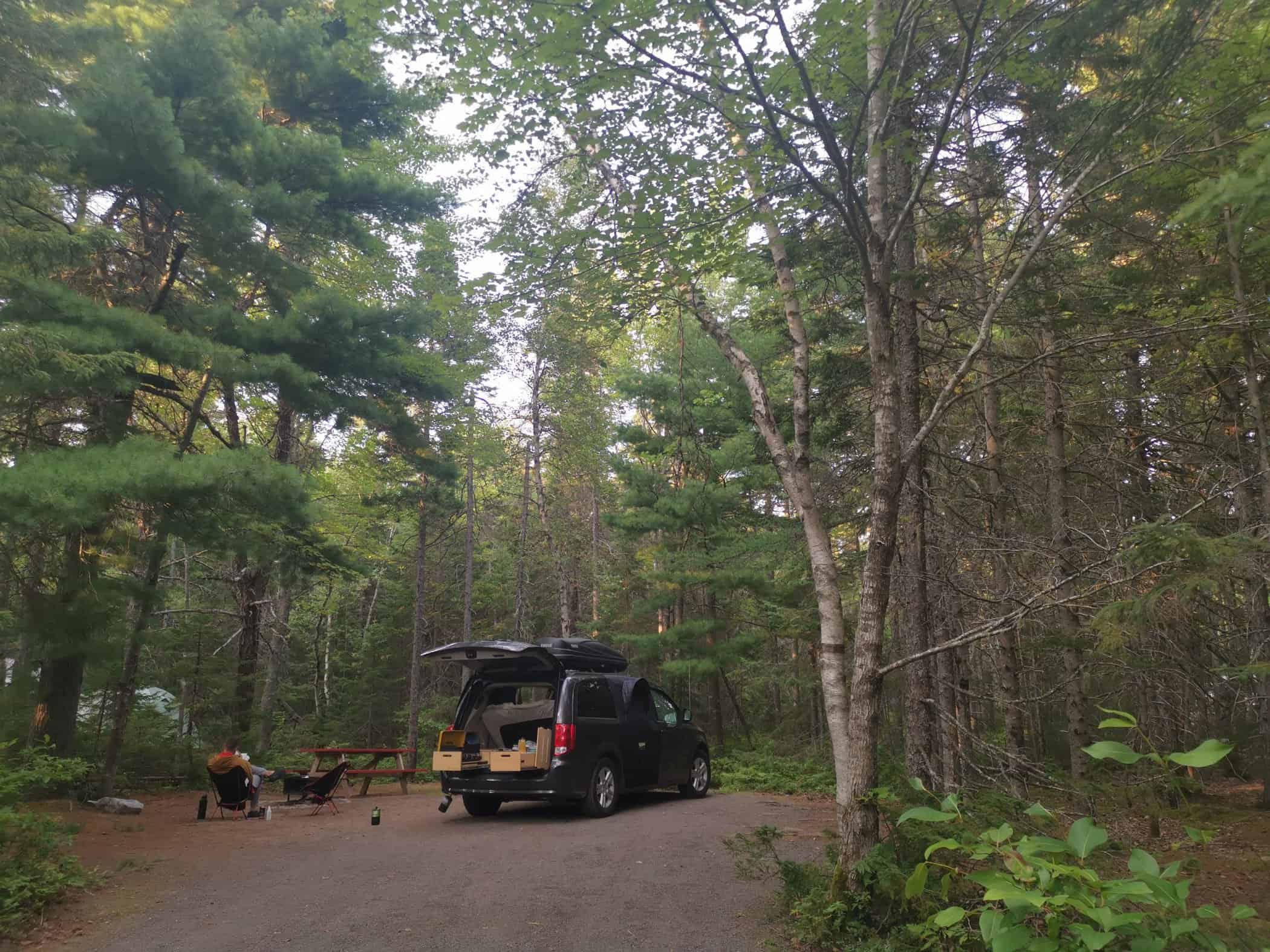 Est-il légal de dormir dans sa van ? Guide des endroits autorisés pour le vanlife