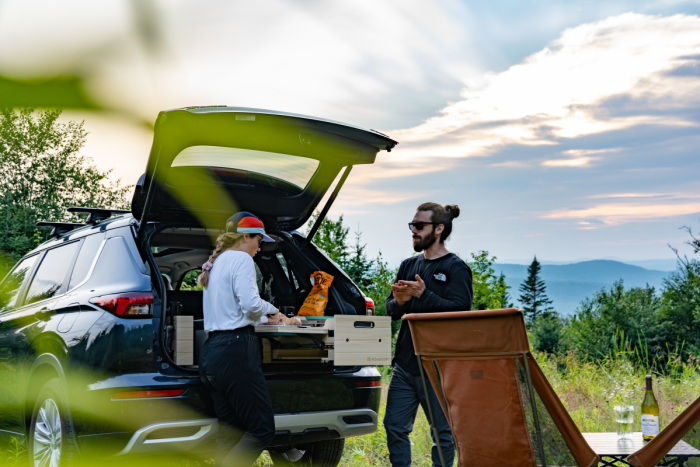 Aménagement vanlife avec une cuisine extérieur