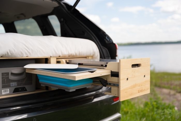 Aménagement vanlife avec une cuisine extérieur